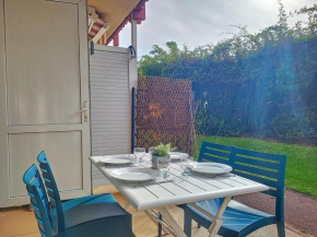 V-Marin 06-Studio 4 personnes en rez de jardin avec piscine